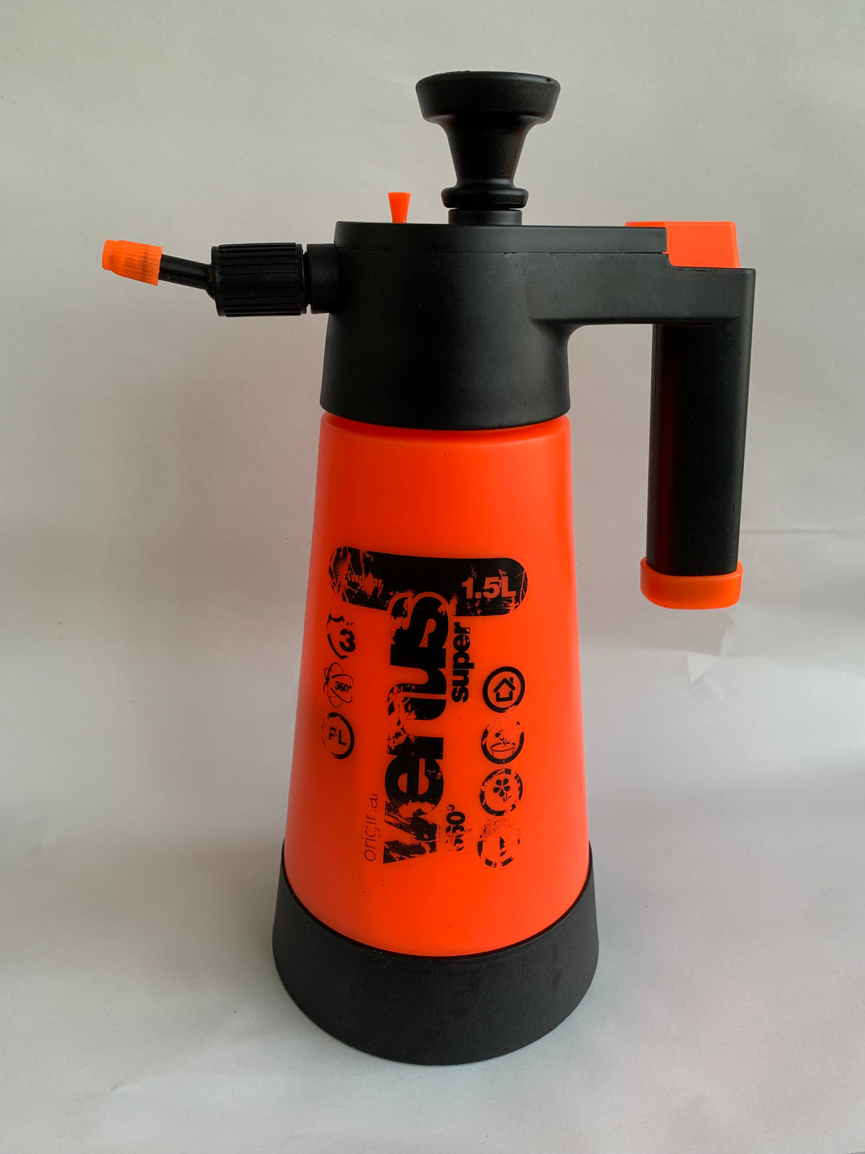 KWAZAR Venus 1.5L Garden Compression Sprayer With High Quality Viton Seals- TEXT ON FRONT OF SPRAYER HAS SLIGHTY RUBBED OFF