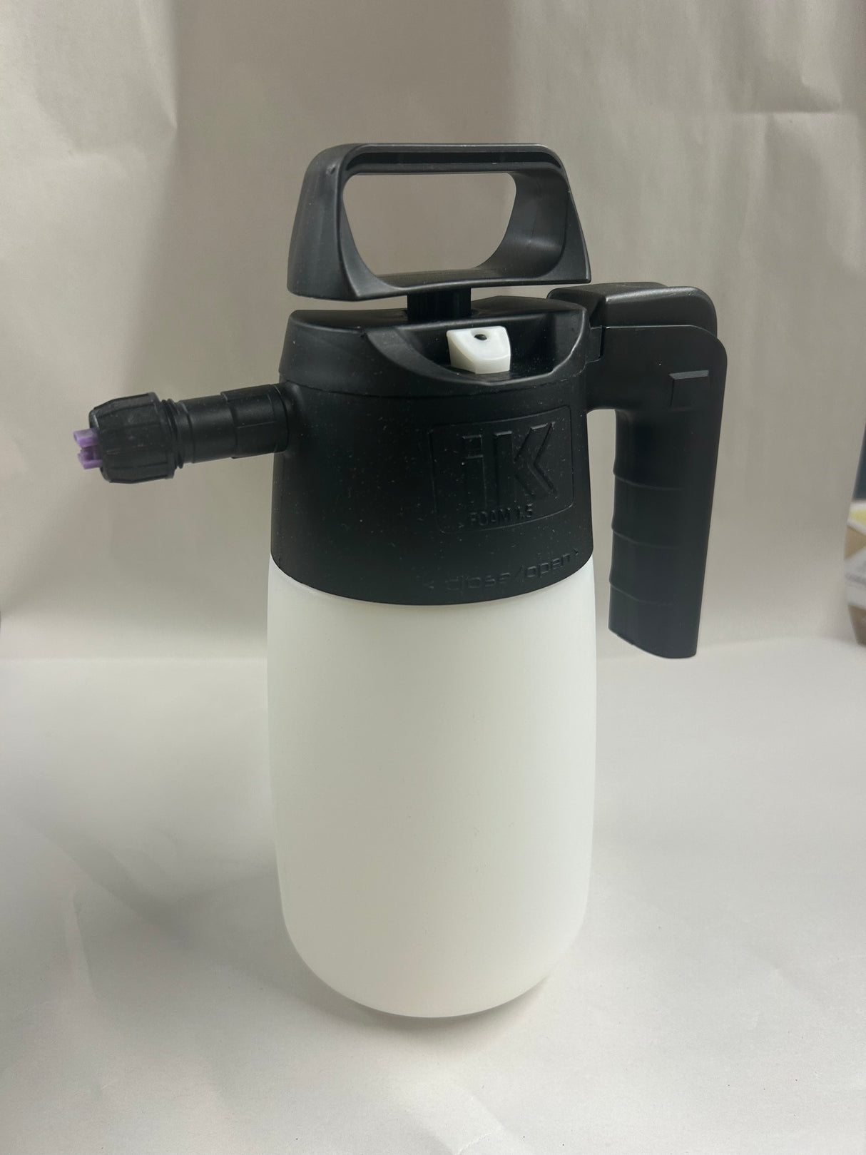 iK Foam 1.5 Handheld Pressure Sprayer